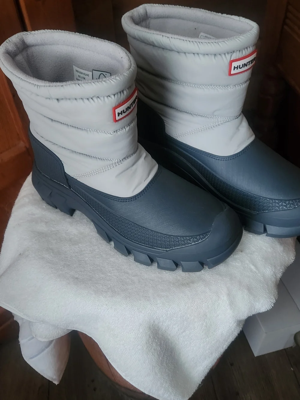 Hunter Intrepid Women's Short Winter Rain Boots With Quilted Upper Size 9
